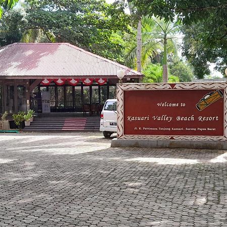 Kasuari Valley Beach Resort Sorong Luaran gambar