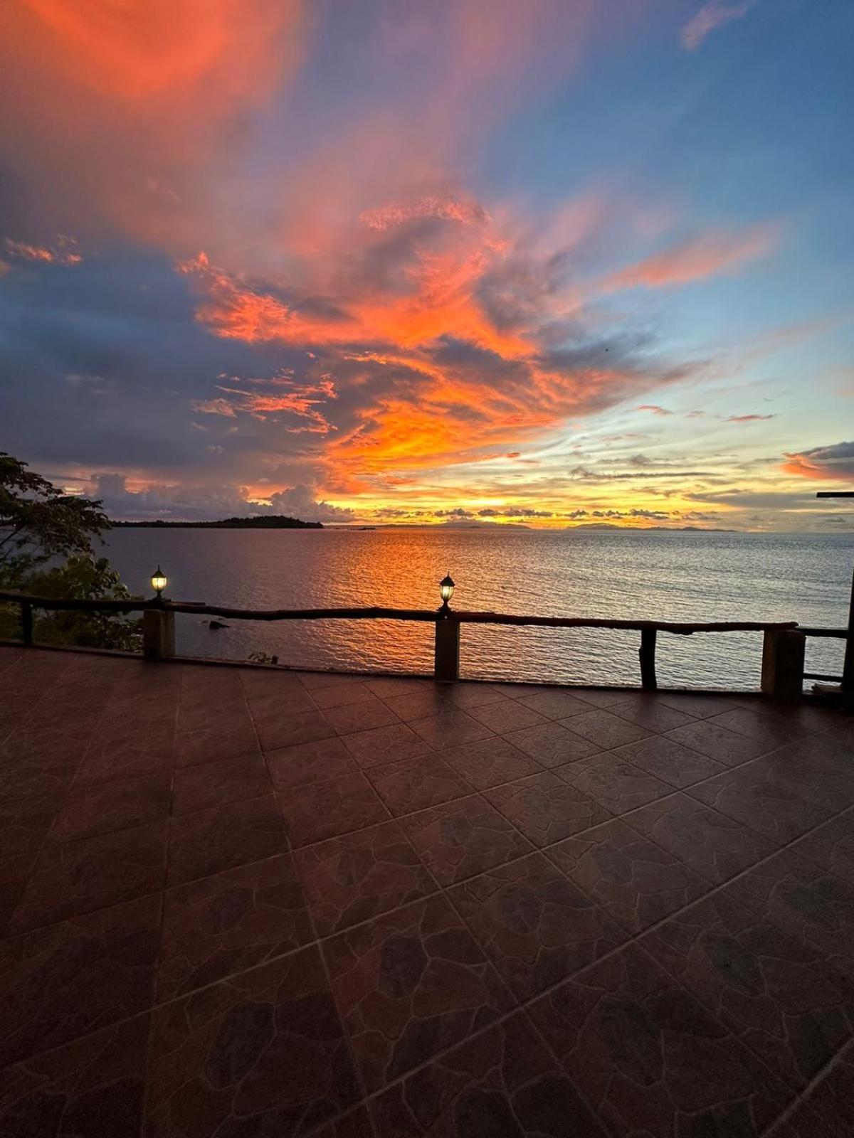 Kasuari Valley Beach Resort Sorong Luaran gambar