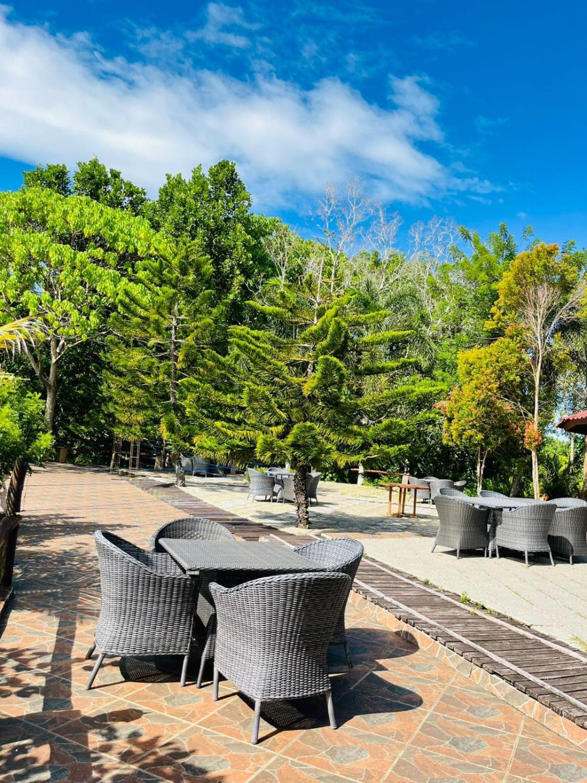 Kasuari Valley Beach Resort Sorong Luaran gambar